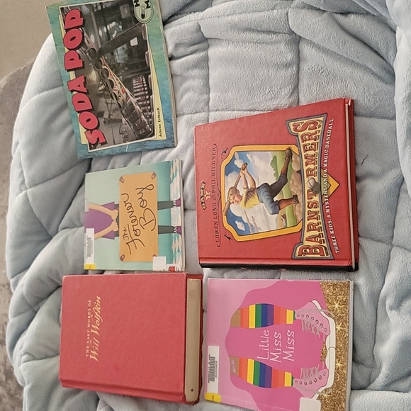 Children's Books - Picture 4 of 5